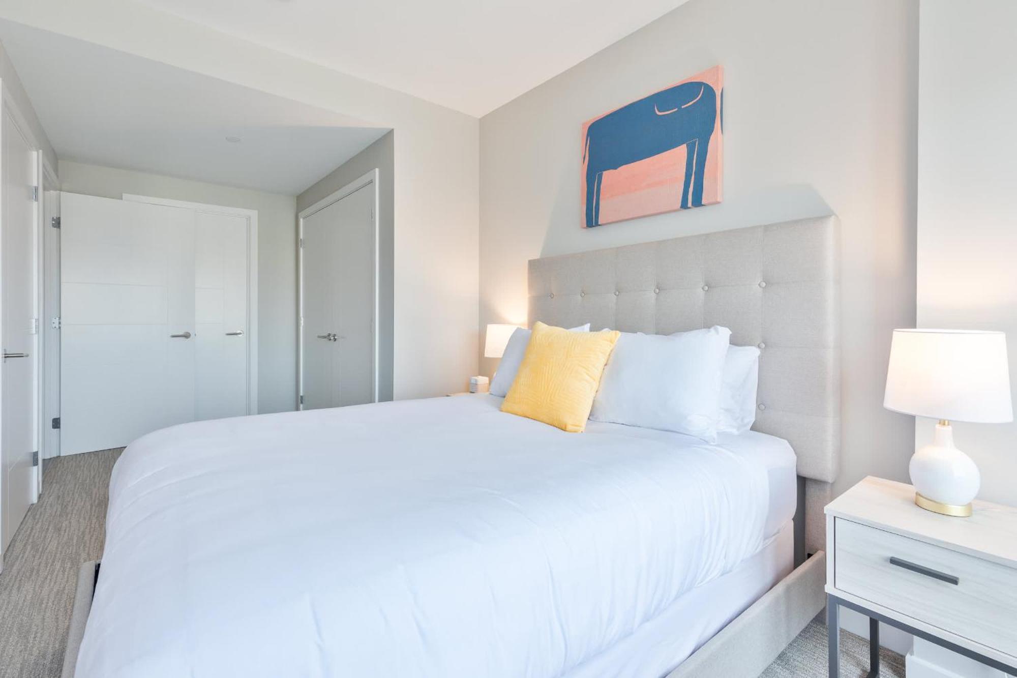 Luxury In Heart Of Seaport *